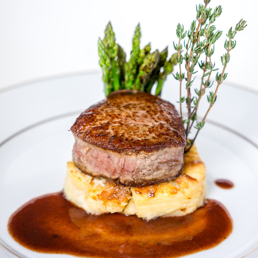 Individual filet mignon with bordelaise sauce